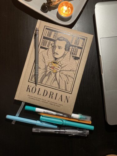 Zdjęcie okładkowe wpisu: Recenzja: Notes Kołdrian od NadWyraz.com