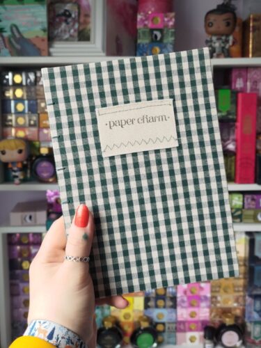 Zdjęcie okładkowe wpisu: Recenzja: Paper Charm — polski notatnik rękodzielniczy