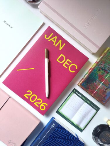 Zdjęcie okładkowe wpisu: Kalendarz książkowy na 2026. Jak znaleźć ten idealny?